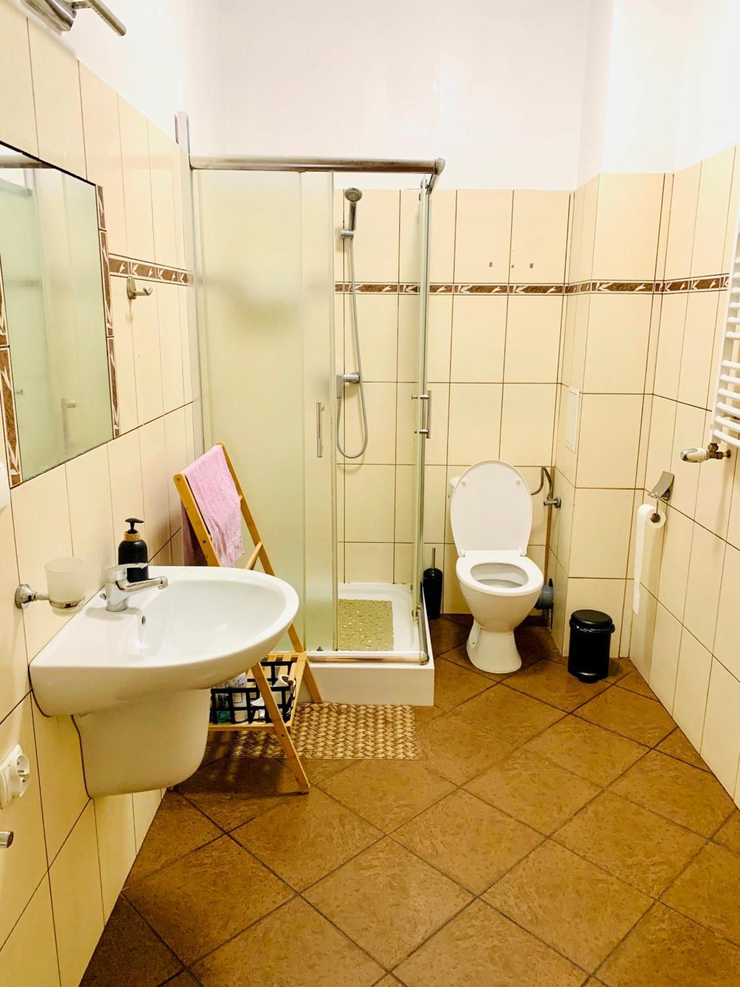 Happy House Hostel ポズナン エクステリア 写真